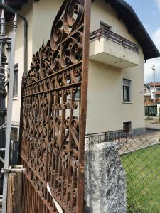 Iron gate